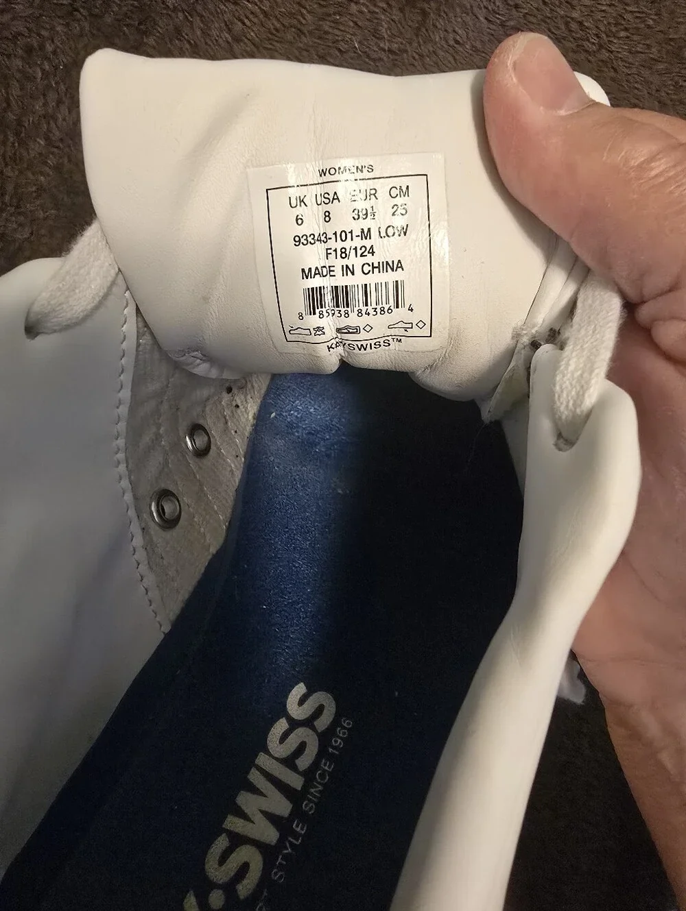 K-Swiss Women's White Leather Sneakers with Embroidered Shield Size 8M - Picture 7 of 8